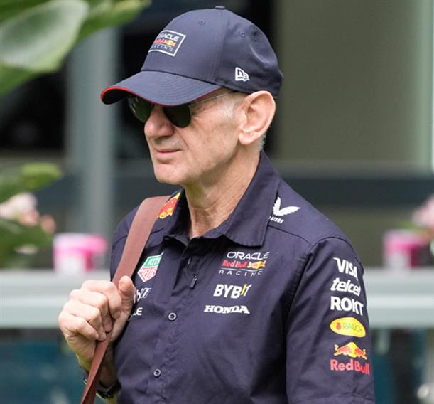 Ο Newey δηλώνει «κολακευμένος» από την επιθυμία Hamilton για συνεργασία στη Ferrari