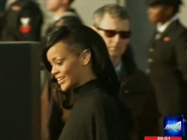 Η Rihanna σε αμερικανικό αεροπλανοφόρο