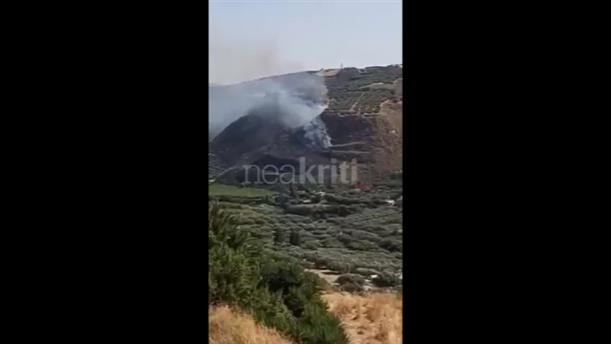 Ηράκλειο: Φωτιά στο Κορακοβούνι