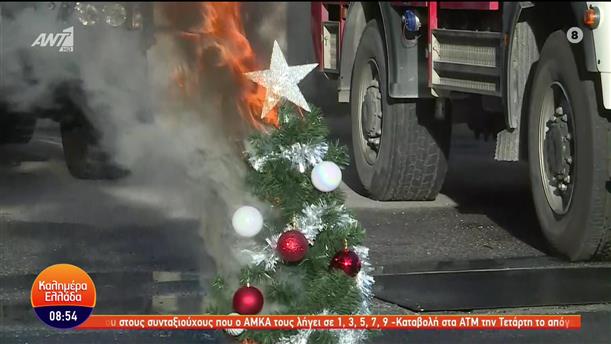 Χριστουγεννιάτικο δέντρο: οδηγίες για να μην πάρει φωτιά