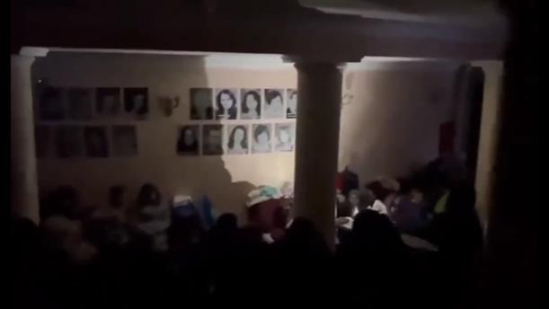 Θέατρο - Μαριούπολη: Βίντεο με τους αμάχους πριν χτυπηθεί