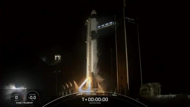 SpaceX: Ιστορική διαστημική πτήση μόνο με πολίτες