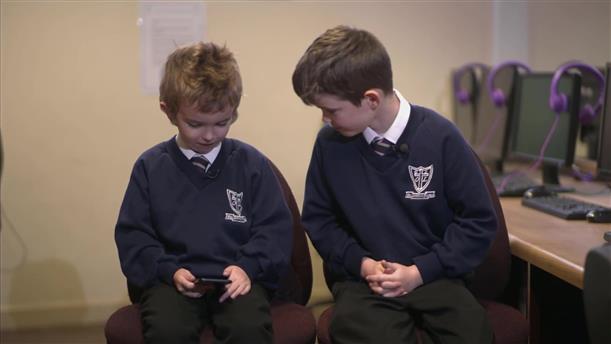 Βρετανία: 9χρονος έφτιαξε εφαρμογή για τον αυτιστικό αδελφό του