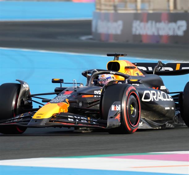 GP Σαουδικής Αραβίας: Στην κορυφή ο Verstappen και στο FP3, συγκρούστηκε με τις μπαριέρες ο Zhou