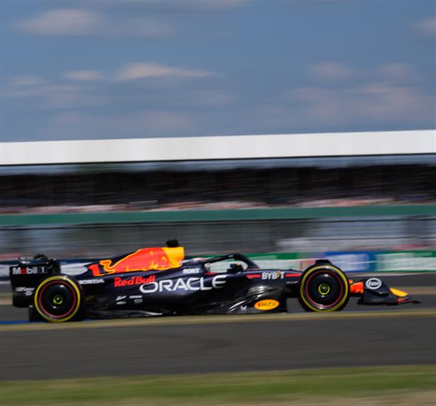 GP Μ. Βρετανίας: Ταχύτερος και στο FP2 ο Verstappen, πολύ κοντά ο Sainz και ξανά τρίτος ο Albon