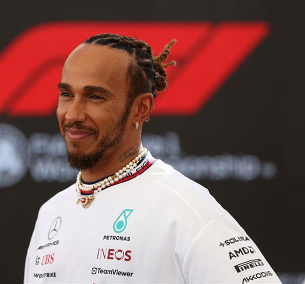 Ο Hamilton αρνείται ότι μίλησε με τη Red Bull