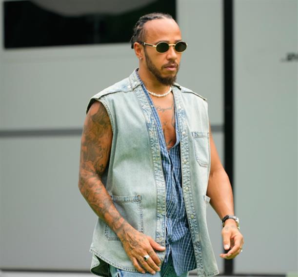 Ο Lewis Hamilton πρωταγωνιστής σε καμπάνια του Dior