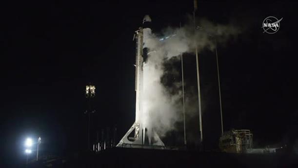 Επιτυχής εκτόξευση 4 αστροναυτών στο διάστημα από την SpaceX