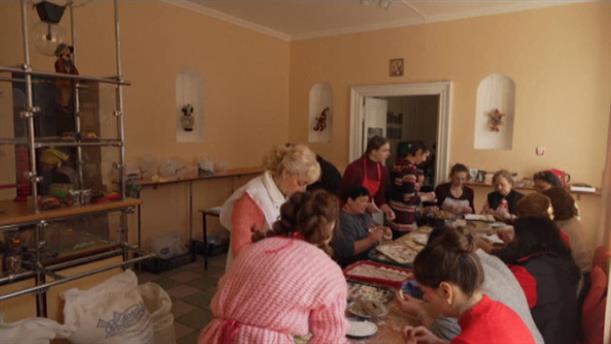 Πόλεμος στην Ουκρανία: θέατρο μετατράπηκε σε "εθελοντική κουζίνα"!