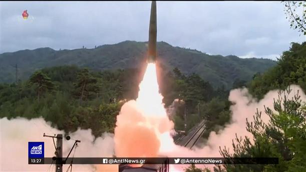 Βόρεια Κορέα: Νέες εκτοξεύσεις τριών βαλλιστικών πυραύλων
