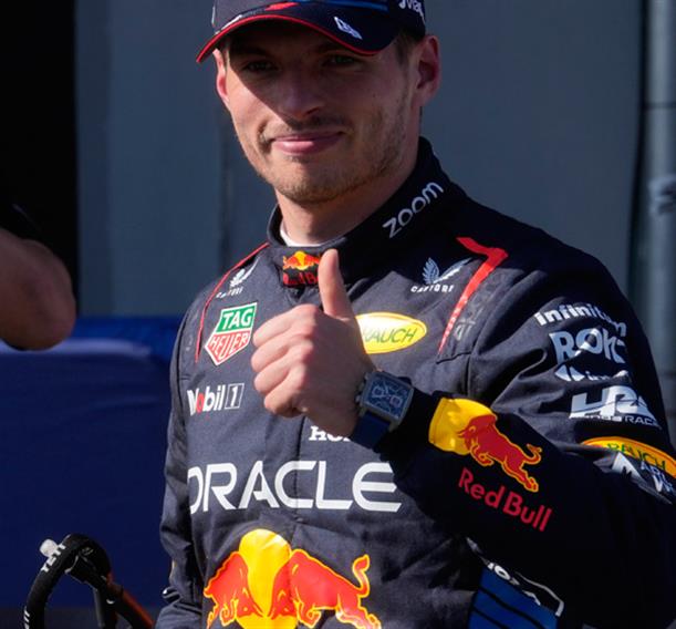 Verstappen: «Θα είμαι στη Red Bull Racing το 2025»
