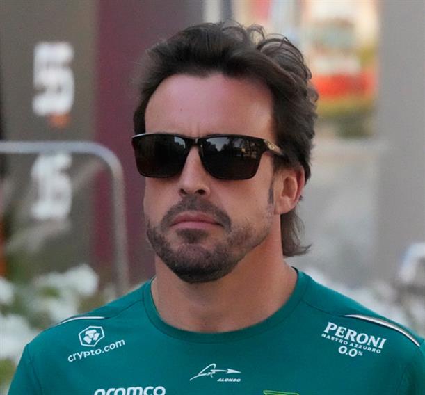 Fernando Alonso: «Πρέπει να εξελιχθούμε ως ομάδα, εκτός πίστας»