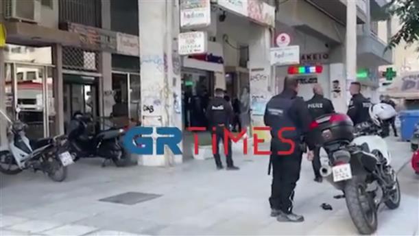 Θεσσαλονίκη: Ληστεία και ομηρία υπαλλήλων σε κατάστημα