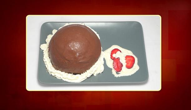 Σφαίρα σοκολάτας με φράουλες, και παγωτό του Δημήτρη - Επιδόρπιο - Επεισόδιο 100