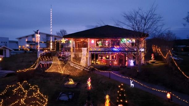 Χριστούγεννα: Αξιοθέατο το διακοσμημένο σπίτι 93χρονου Νορβηγού