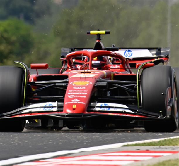 GP Ουγγαρίας: Ταχύτερος ο Sainz στο FP1, με τη Ferrari στο 1-3