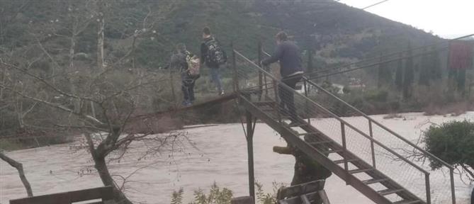 Κακοκαιρία - Εύηνος: Παρέμβαση εισαγγελέα για την διέλευση μαθητών από συρμάτινη γέφυρα (εικόνες)