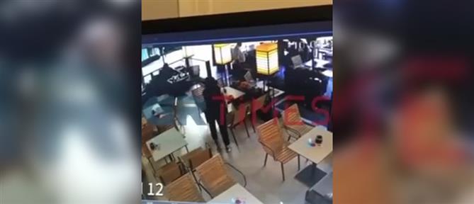 Κατερίνη: Αστυνομικός έσωσε κοπέλα με τις πρώτες βοήθειες (βίντεο)