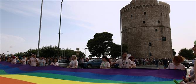 Pride - Θεσσαλονίκη: πλήθος κόσμου και επεισόδια στη γιορτή Υπερηφάνειας (εικόνες)