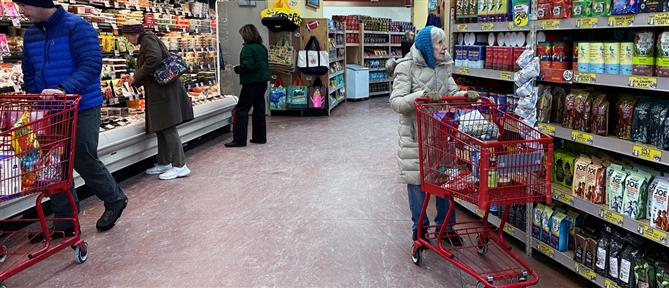 Ακρίβεια: Έρχονται ταμπελάκια για μειωμένες τιμές στα ράφια των σούπερμάρκετ