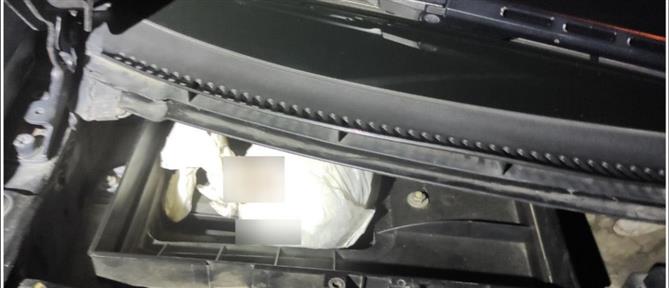 Είχε κρύψει 111 γραμμάρια κάνναβης στο φίλτρο αέρα του αυτοκινήτου (εικόνες)