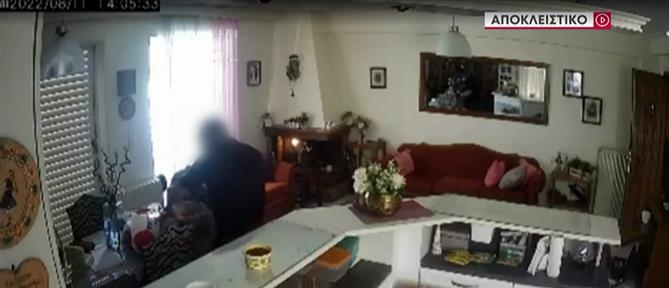 Άγιος Δημήτριος - Αποκλειστικό ΑΝΤ1: Μπήκαν σε διαμέρισμα οικογένειας που ήταν διακοπές (βίντεο)