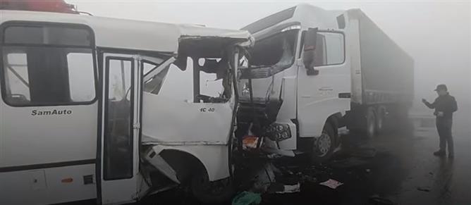 Ουζμπεκιστάν: Φονική σύγκρουση λεωφορείου με φορτηγό (βίντεο)