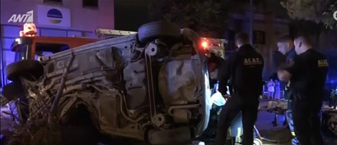 Χαλάνδρι: Αυτοκίνητο “καρφώθηκε” σε δέντρο και το ξερίζωσε