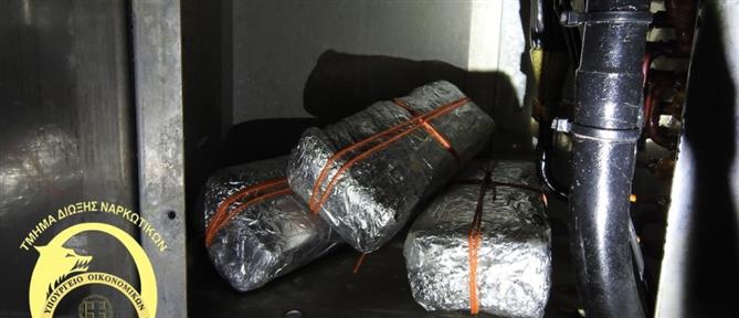 ΣΔΟΕ: Δεκάδες κιλά κοκαΐνης σε κοντέινερ με μπανάνες (εικόνες)