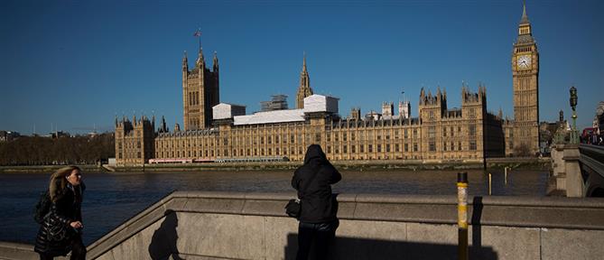 Βρετανία: Καταδίκη βουλευτή για σεξουαλική κακοποίηση ανήλικου