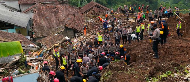 Σεισμός στην Ινδονησία: 6χρονος ανασύρθηκε ζωντανός από τα συντρίμμια (βίντεο)