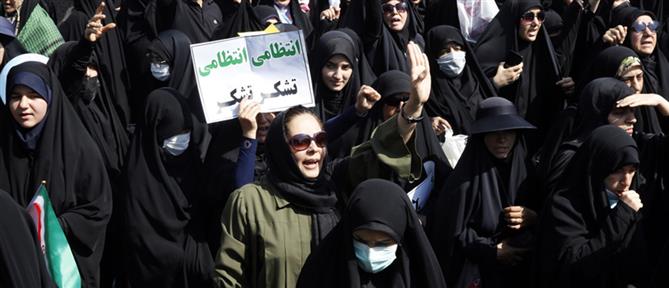Ιράν: Δεκάδες νεκροί στις διαδηλώσεις για τον θάνατο της Μαχσά (εικόνες)