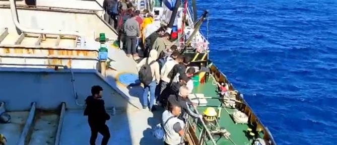 Κακοκαιρία: Παράσυρση σκάφους με μετανάστες - Αρνούνταν βοήθεια από το Λιμενικό (εικόνες)